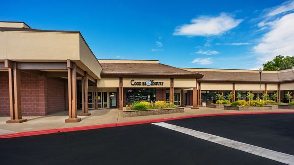 Cobblestone Shopping Center: 10 - 190 Hartnell Ave, Redding, CA 96002